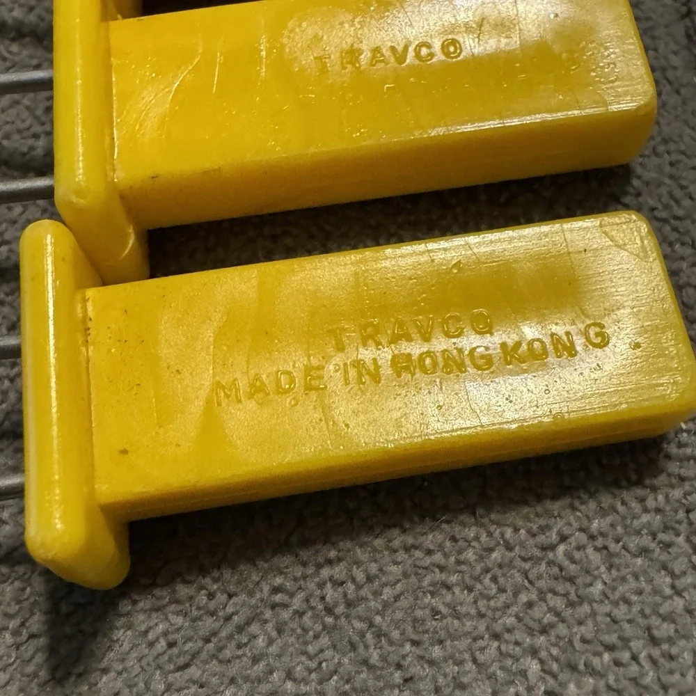 Vintage Travco Brown Yellow‎ Daisy Corn on the Cob Holders - 6 sets
